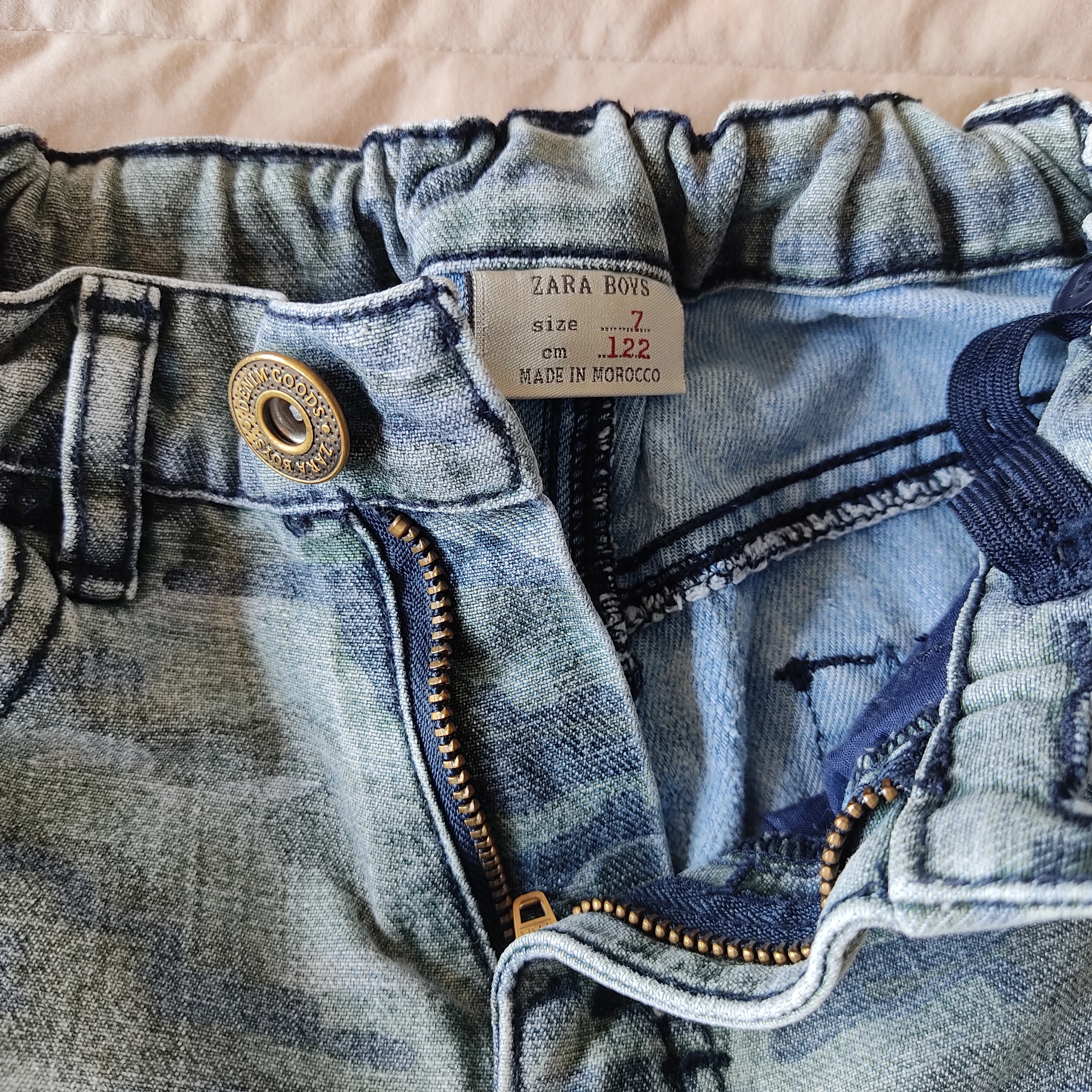 Calça jeans curta camuflada. Tamanho 7 A – photo 4